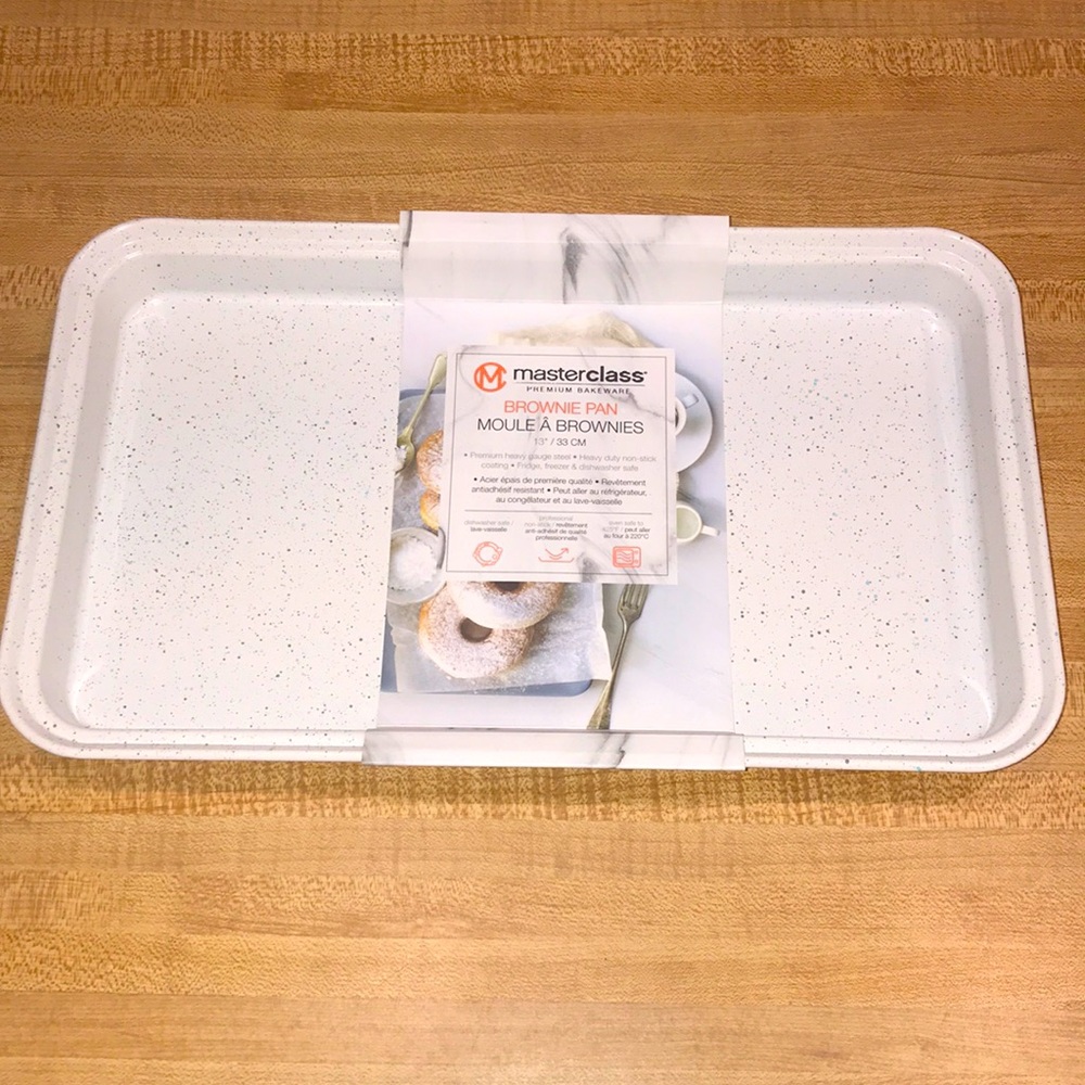 Masterclass Speckled 13” Brownie Pan NWT